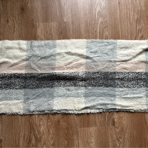 LOFT Soft infinity Scarf - Picture 2 of 3